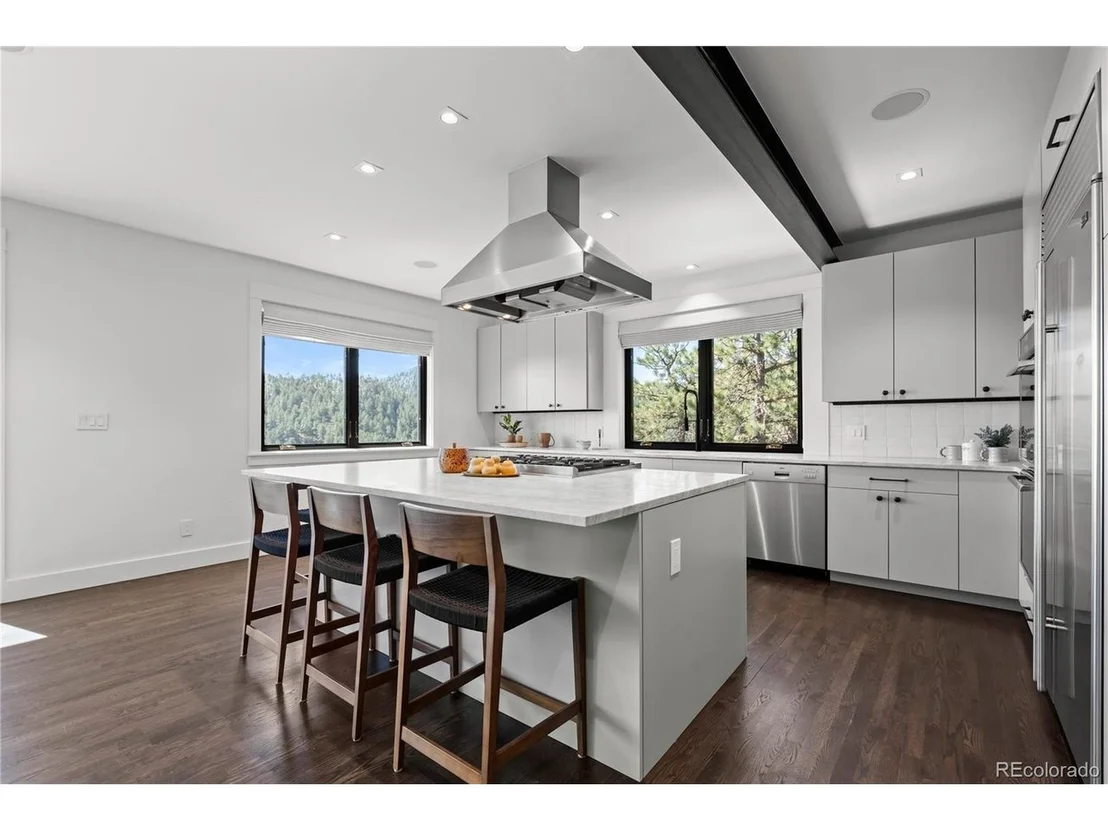 Photo of 14 Pine Brook Rd