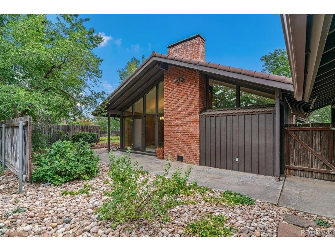 Photo of 5161 Laurel Ave