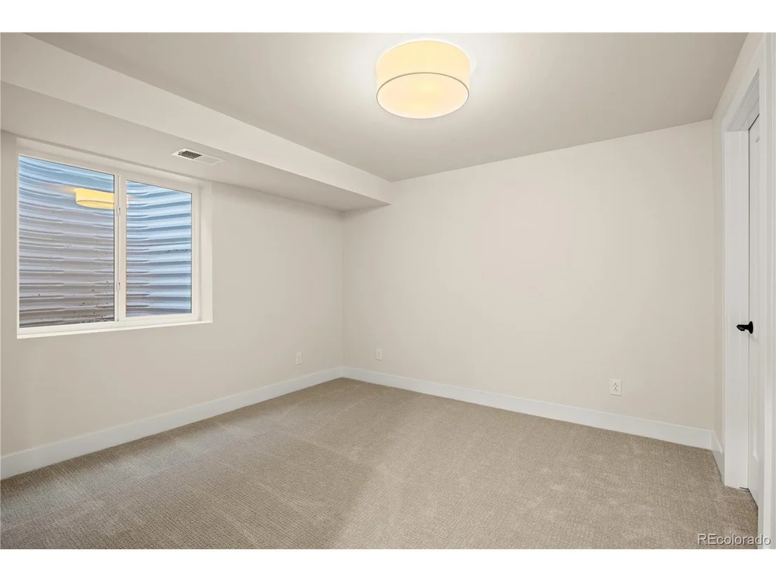 Photo of 3920 Stuart