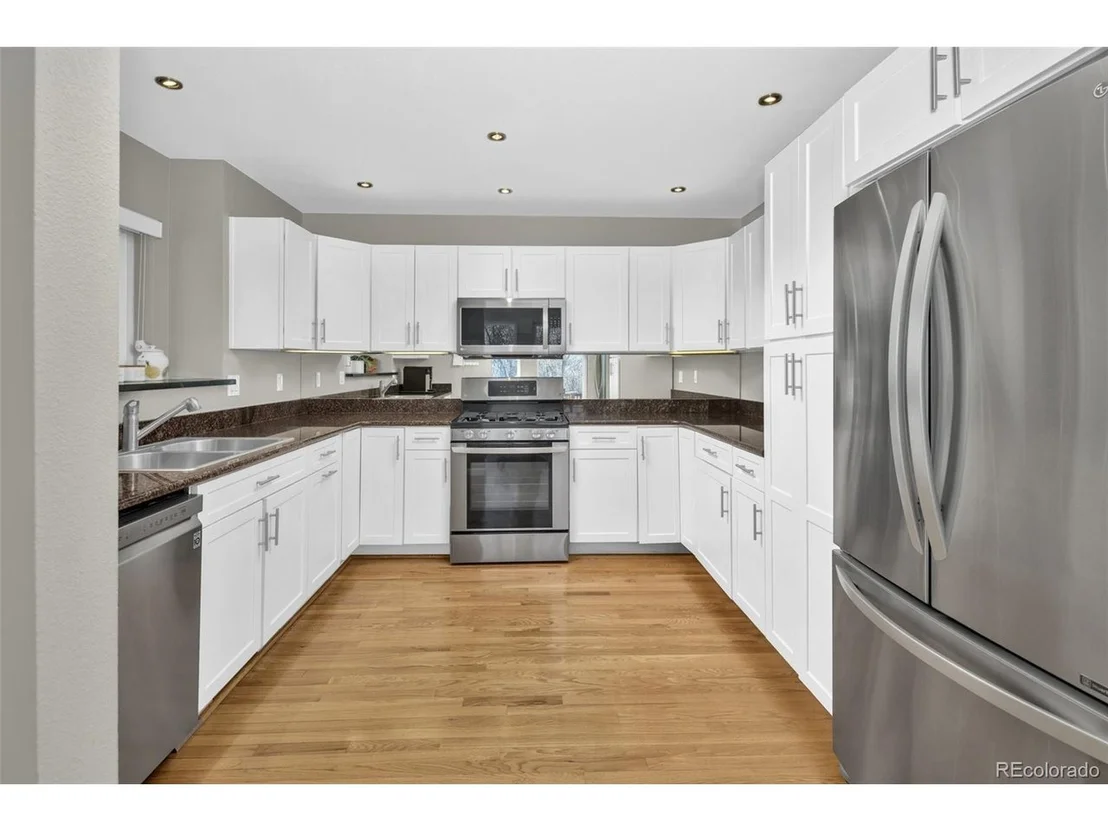 Photo of 72 Mineola Ct