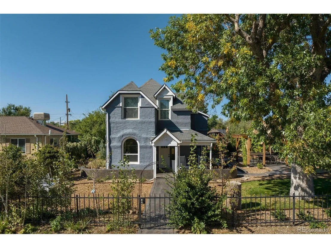 Photo of 3339 Olive St