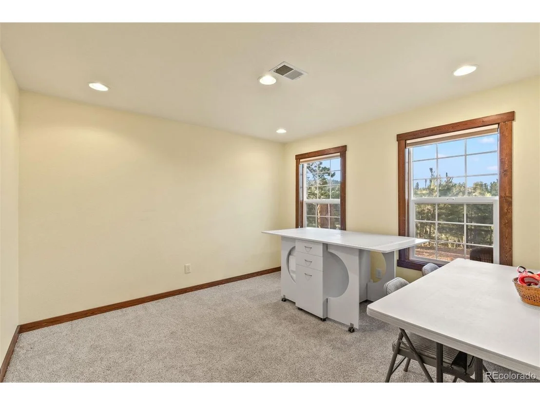 Photo of 576 Bluebird Ln
