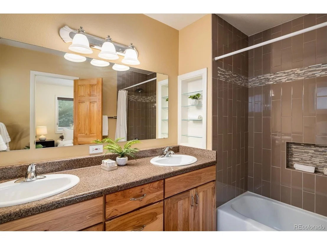 Photo of 4731 Mckinley Dr