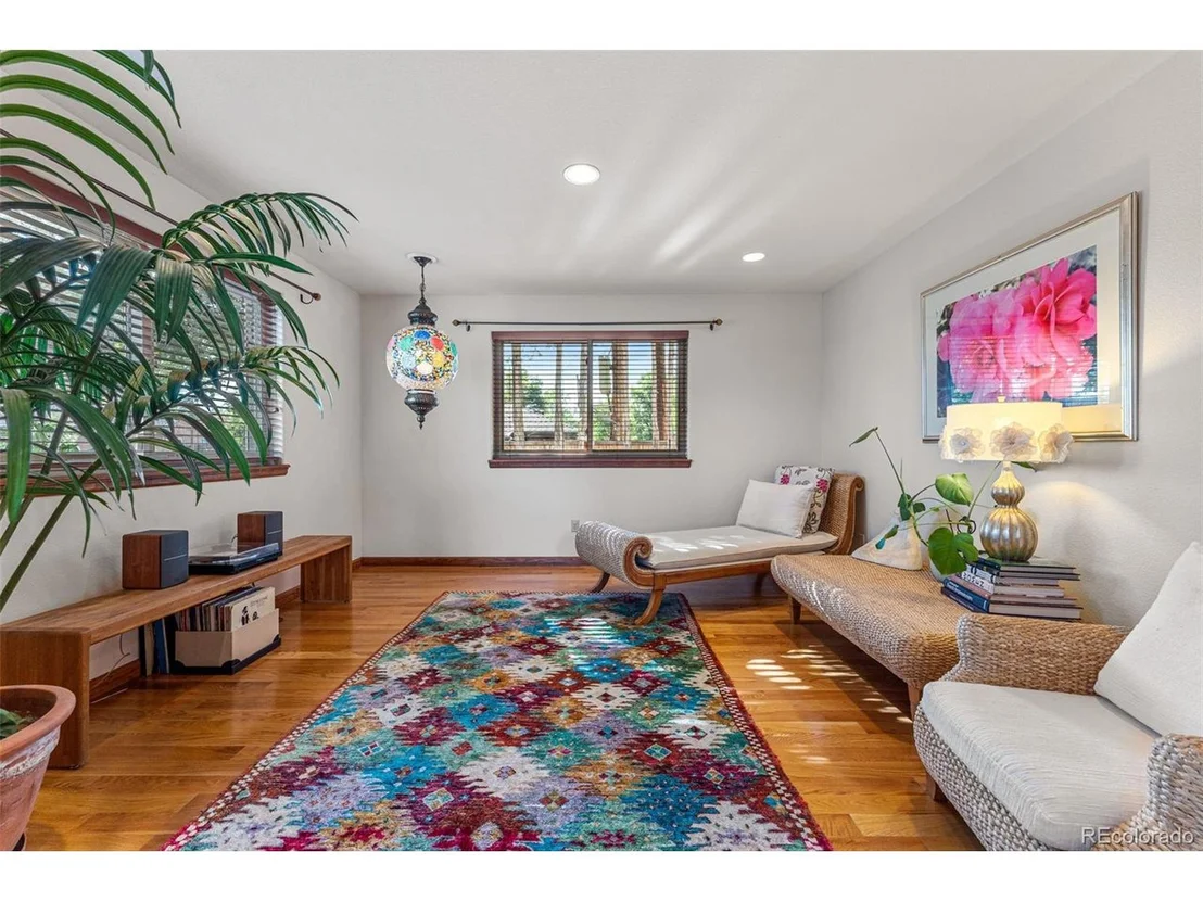 Photo of 2801 N Monaco Pkwy