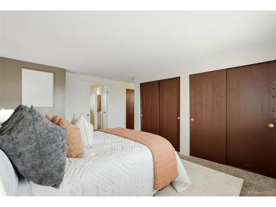 Photo of 1060 Downing Way