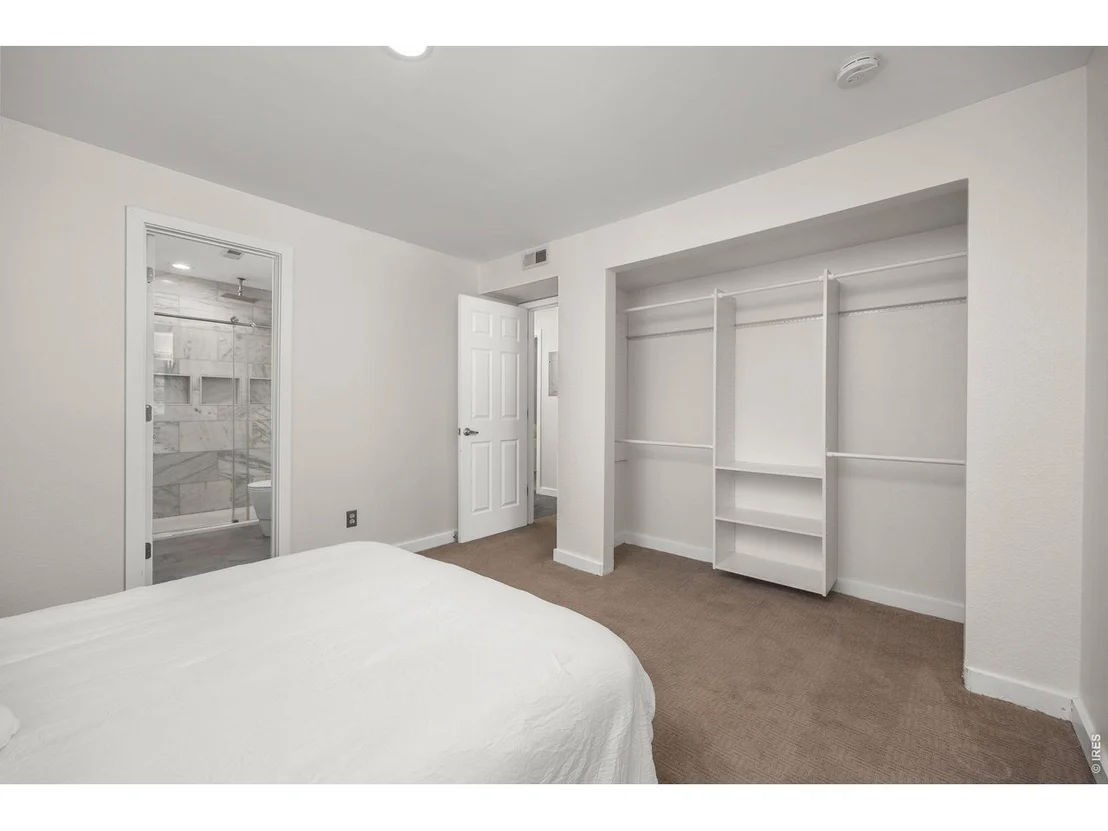 Photo of Unit B at 5904 Gunbarrel Ave