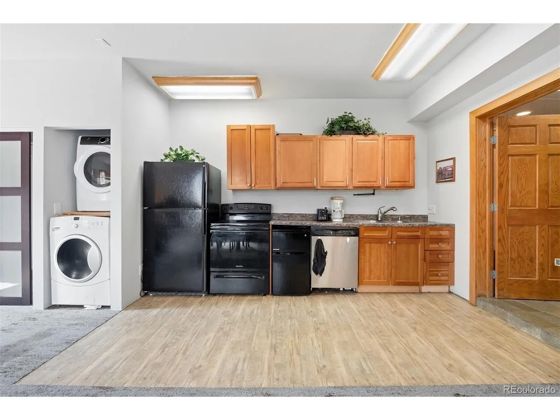 Photo of 348 Jade Rd