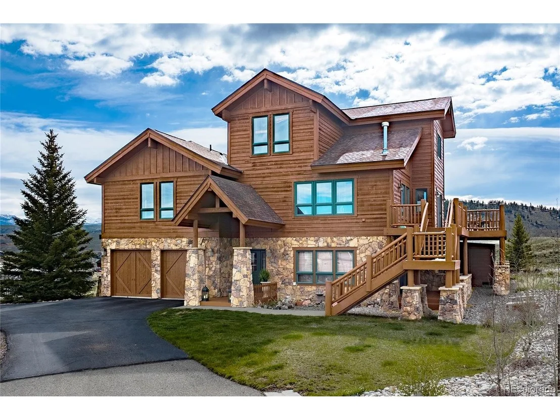 Photo of 724 Saddle Ridge Cir