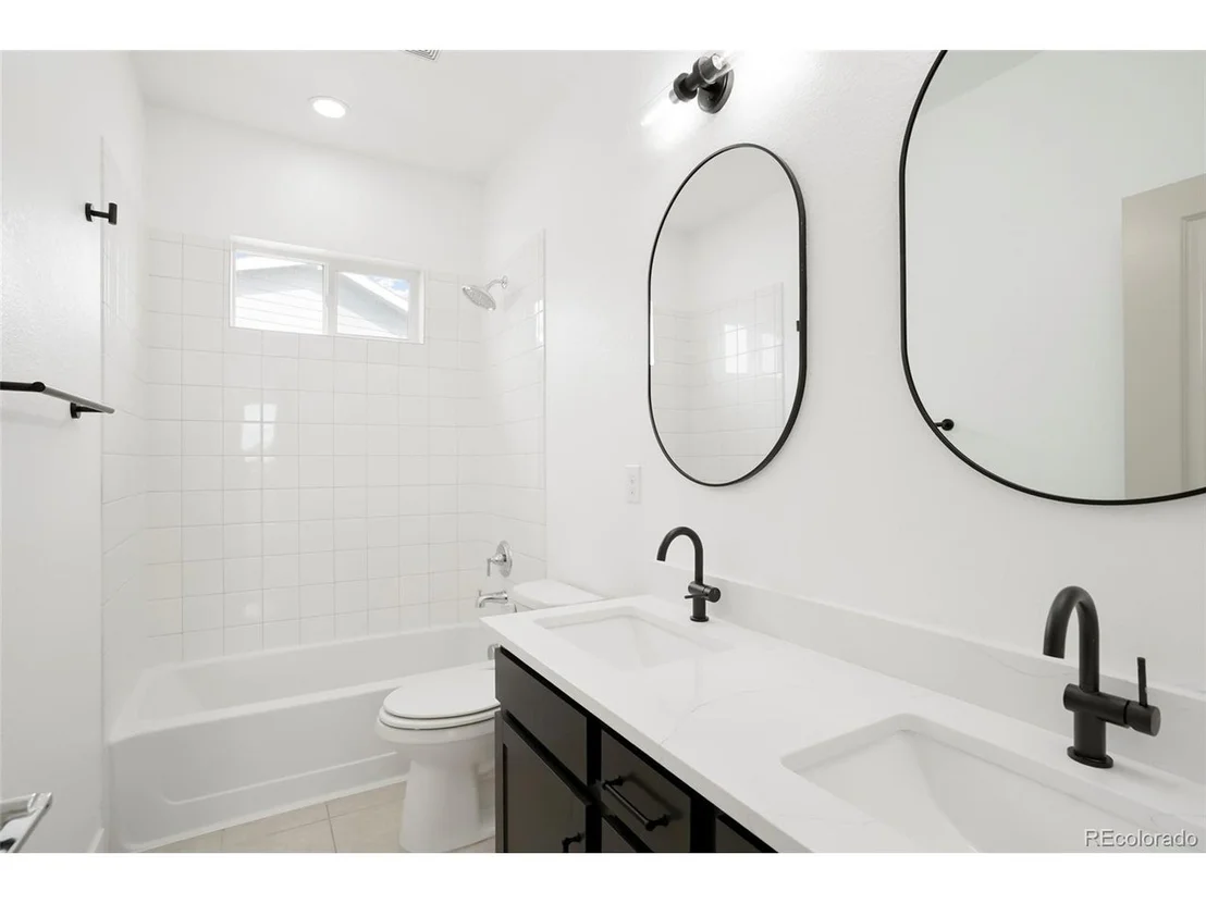 Photo of 13342 Newport Cir