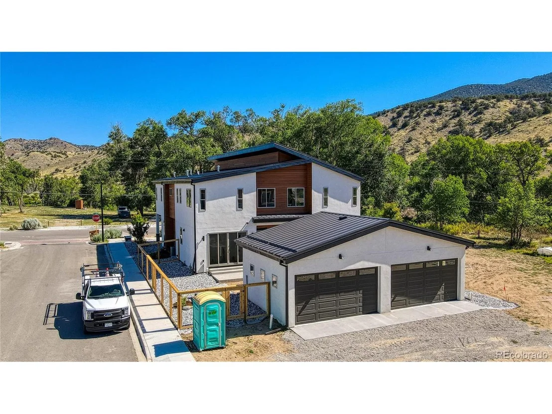 Photo of 402 Old Stage Rd