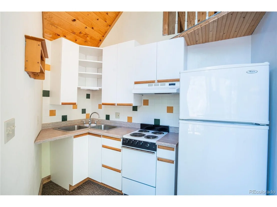 Photo of 643 Spruce Dr