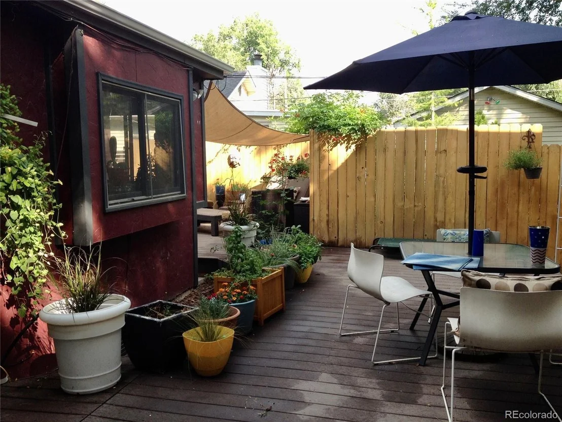 Photo of 161 3rd Ave