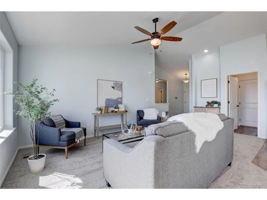 Photo of 988 Axis Dr