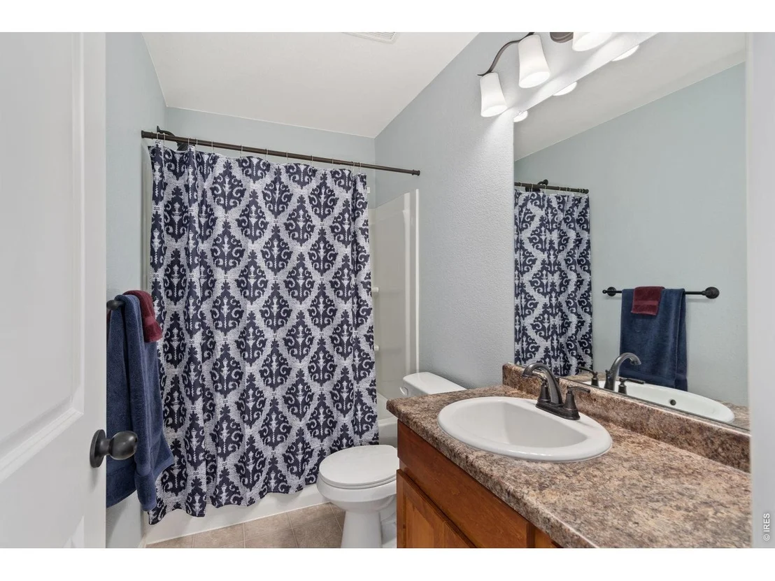 Photo of 956 Maplebrook Dr