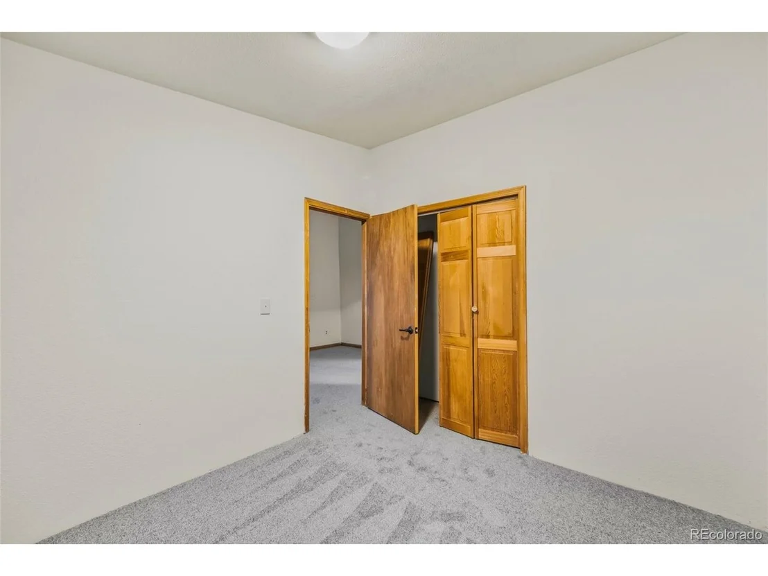 Photo of 395 Georgia Dr