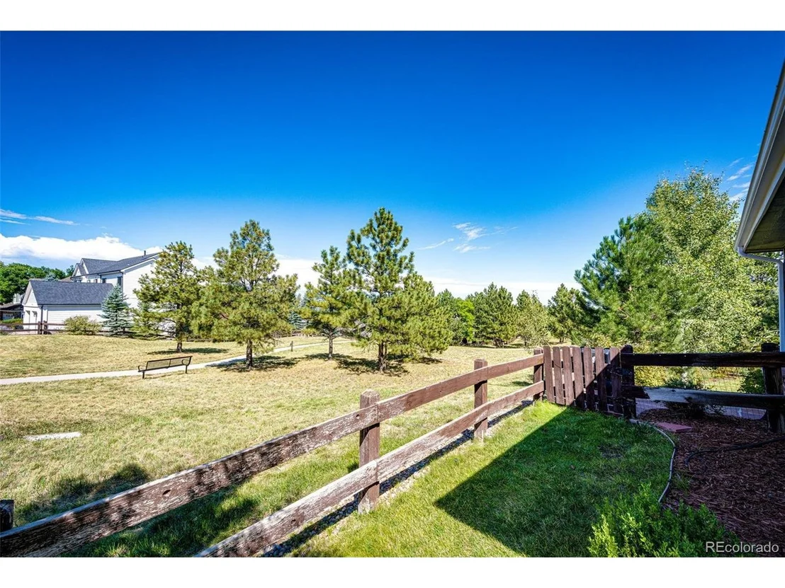 Photo of 389 Shoreham Cir