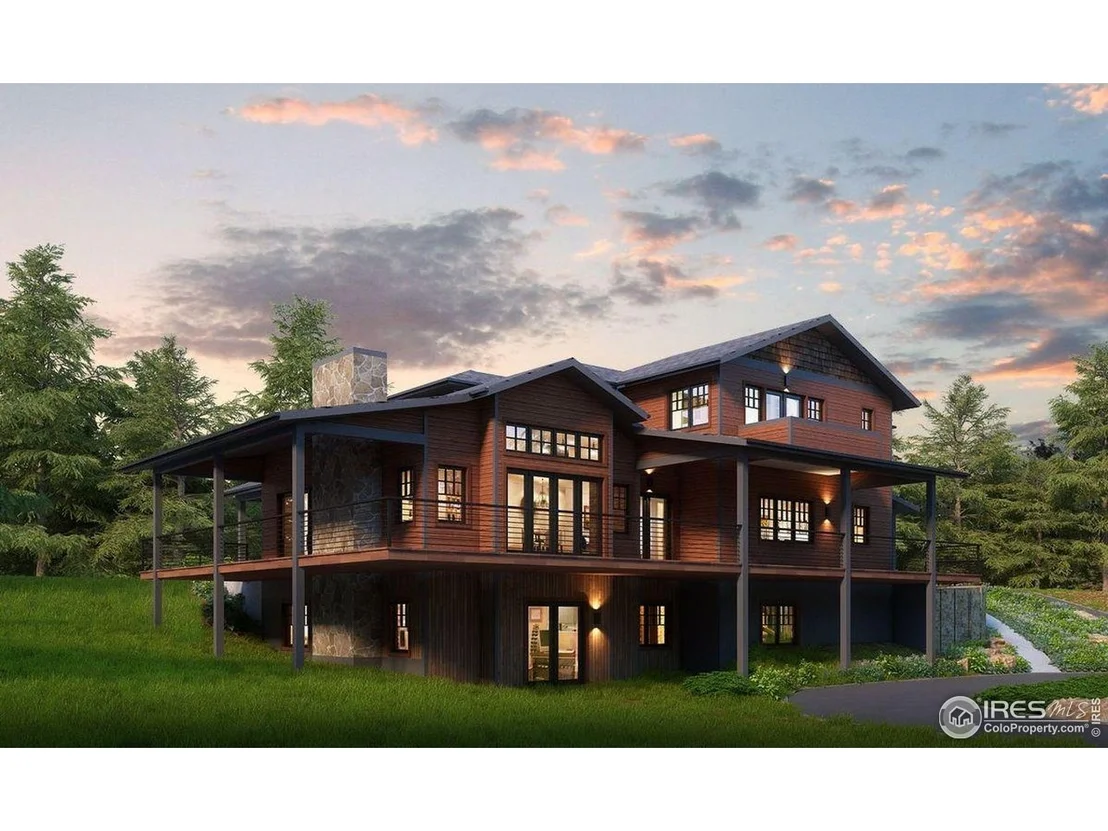 Photo of 323 Roxbury Dr