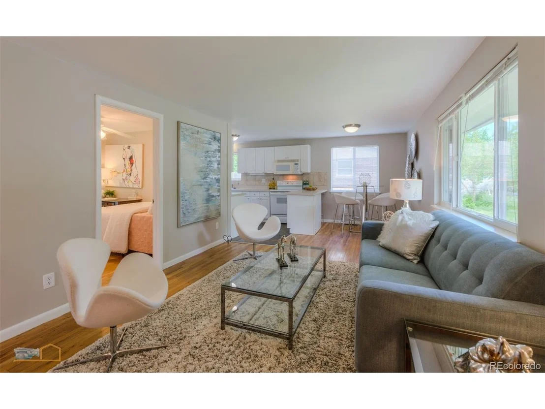 Photo of 3250 Euclid Ave