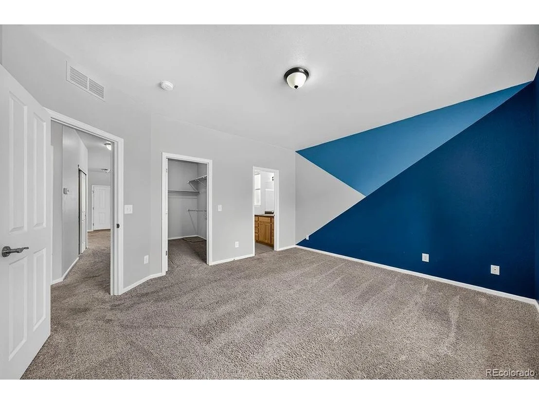 Photo of 370 Naples St