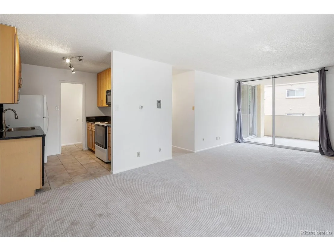 Photo of Unit 201 at 850 20th St