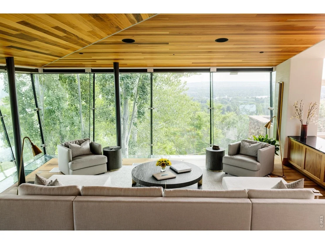 Photo of 333 Bellevue Dr