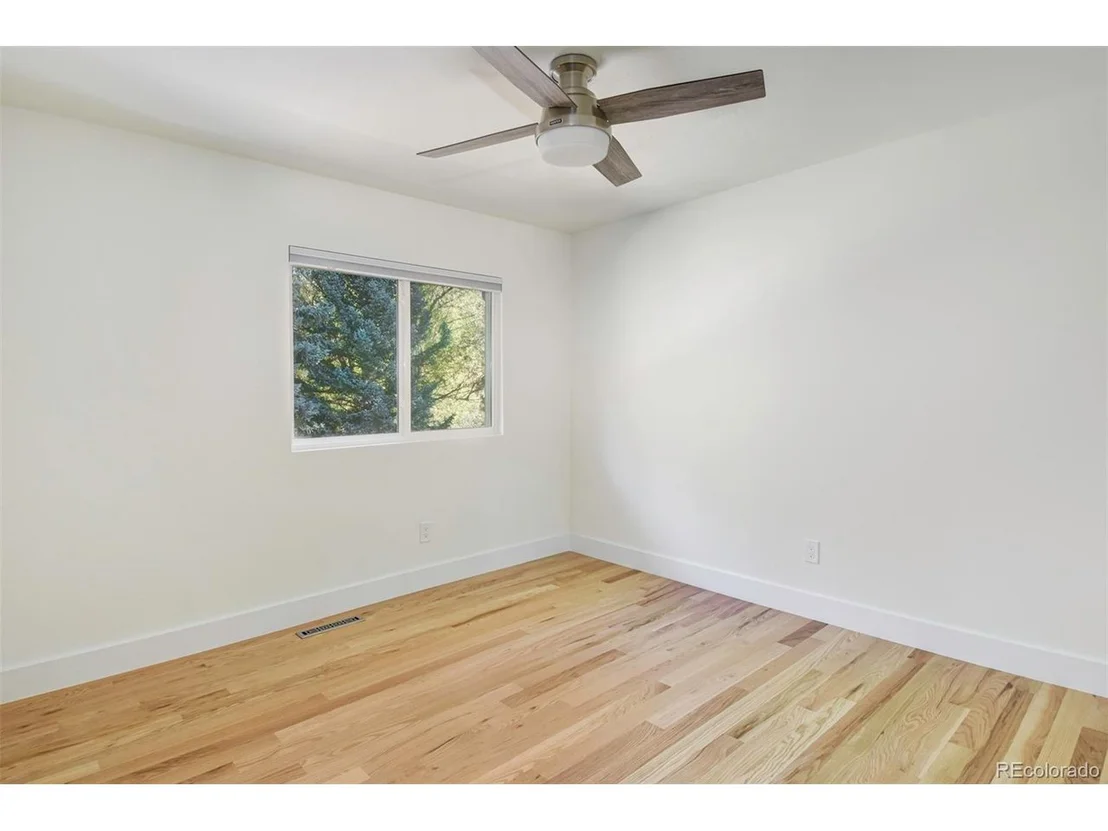 Photo of 6107 Old Brompton Rd