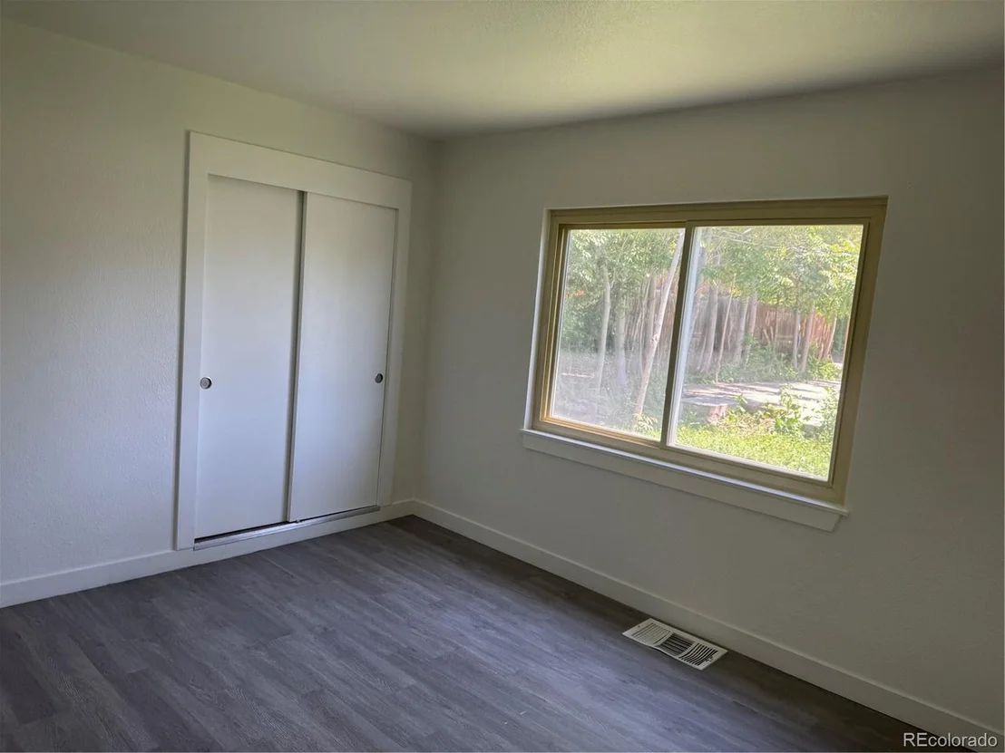 Photo of 1200 Beeler