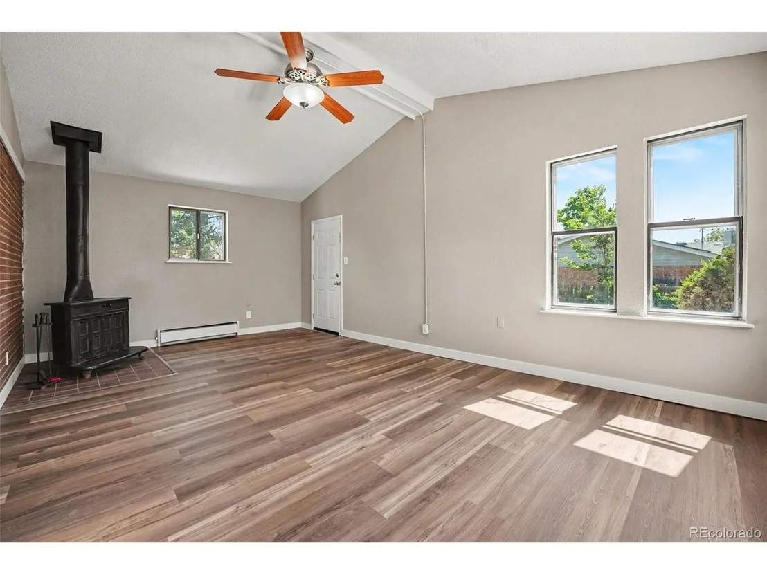 Photo of 400 Leo Ln