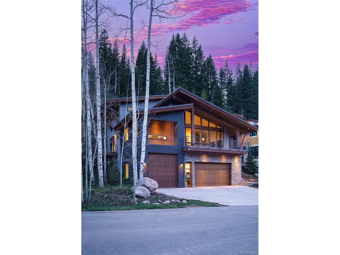 Photo of 4842 Meadow Ln