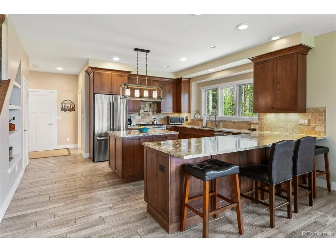 Photo of 1555 Three Peaks Rd