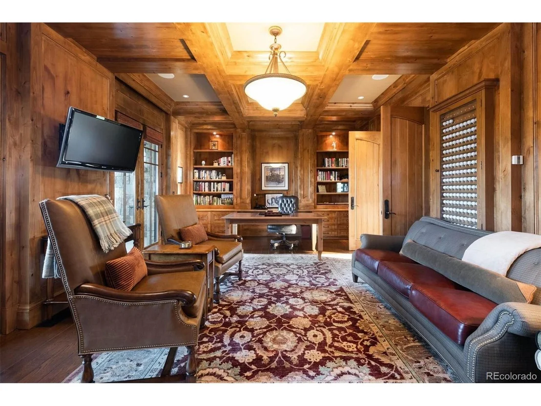 Photo of 8932 Mountain View Ln