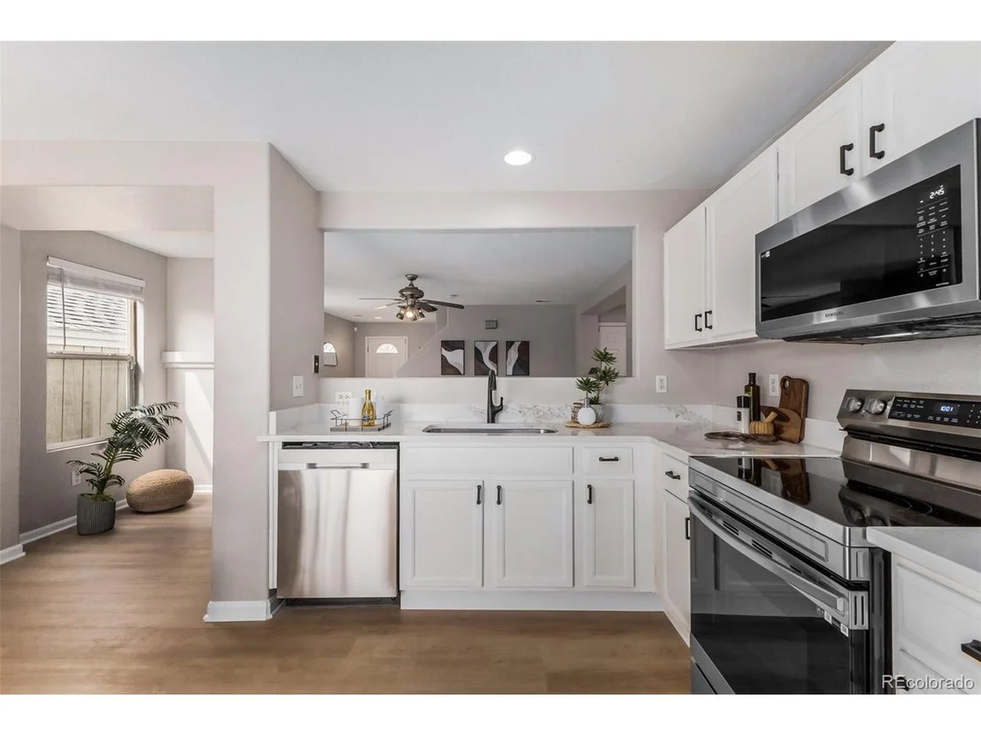 Photo of 452 E 78th Dr