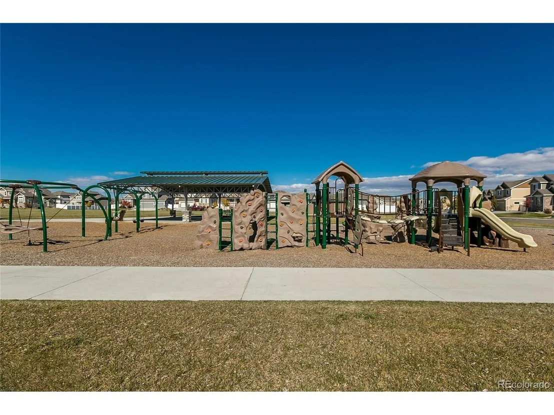 Photo of 574 Ellingwood Pointe Dr