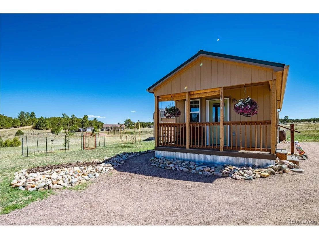 Photo of 612 15th Trl