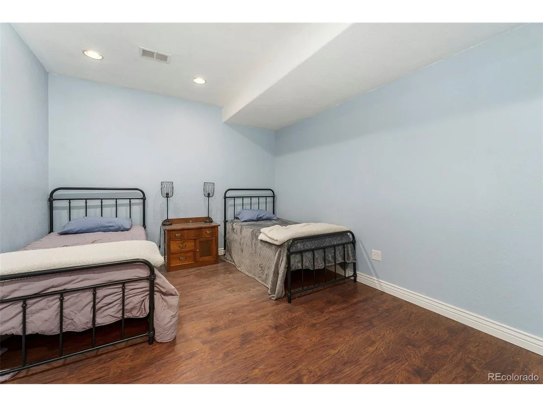Photo of 7150 Sunset Ave