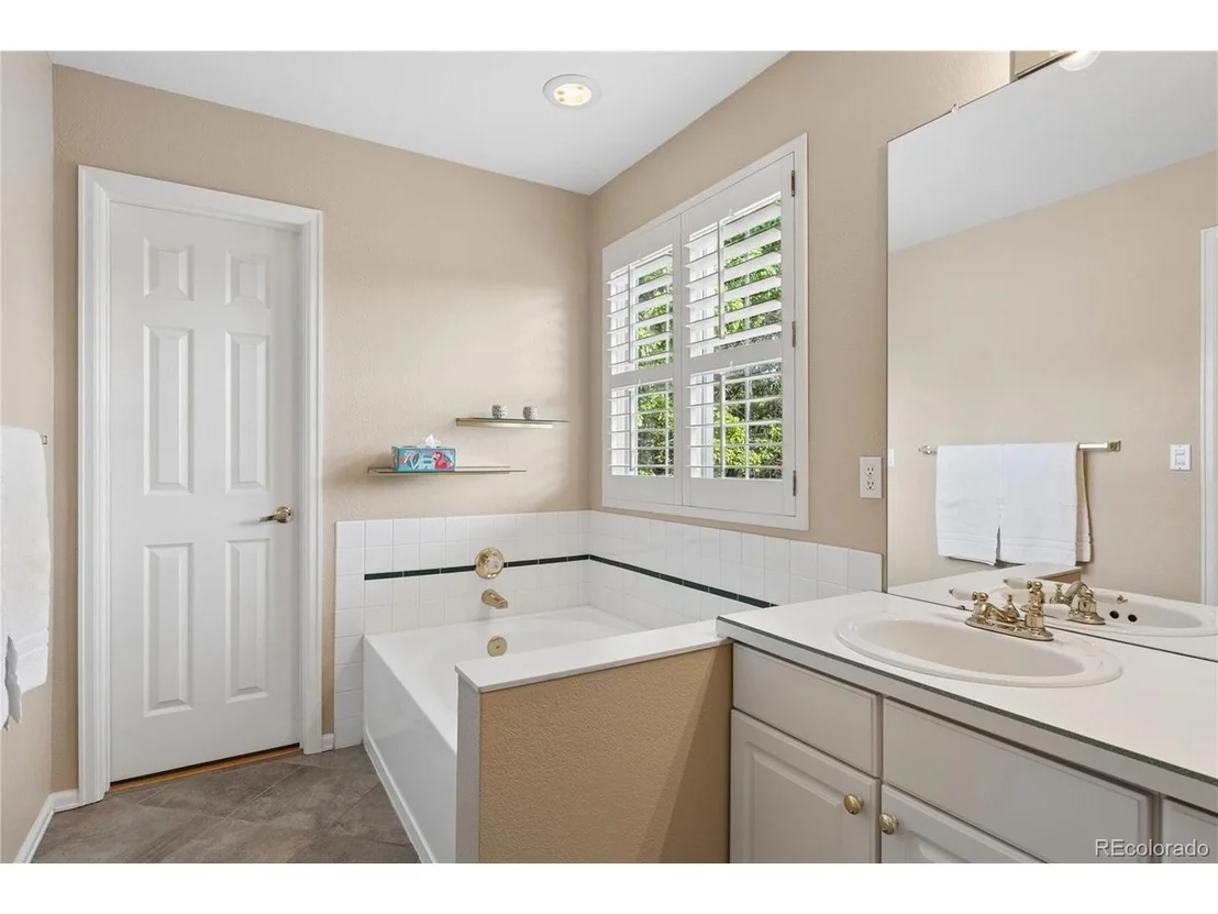 Photo of 423 Pinewood Cir