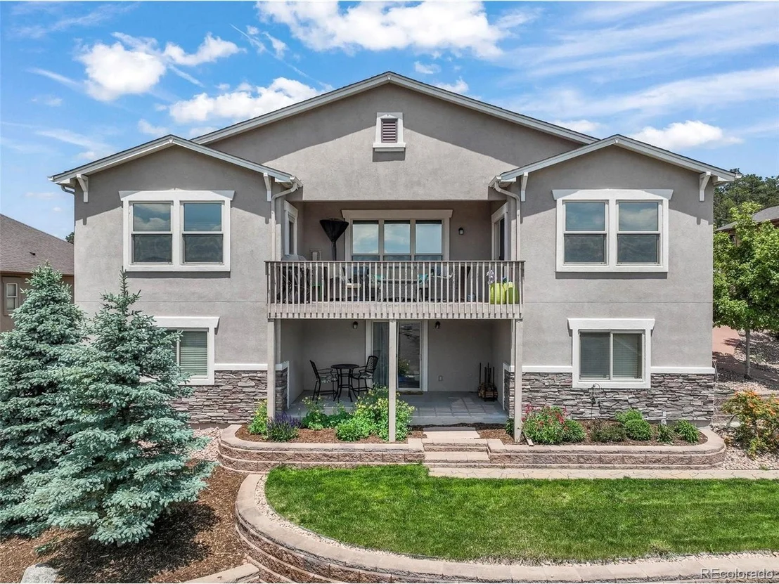 Photo of 215 Kettle Valley Way