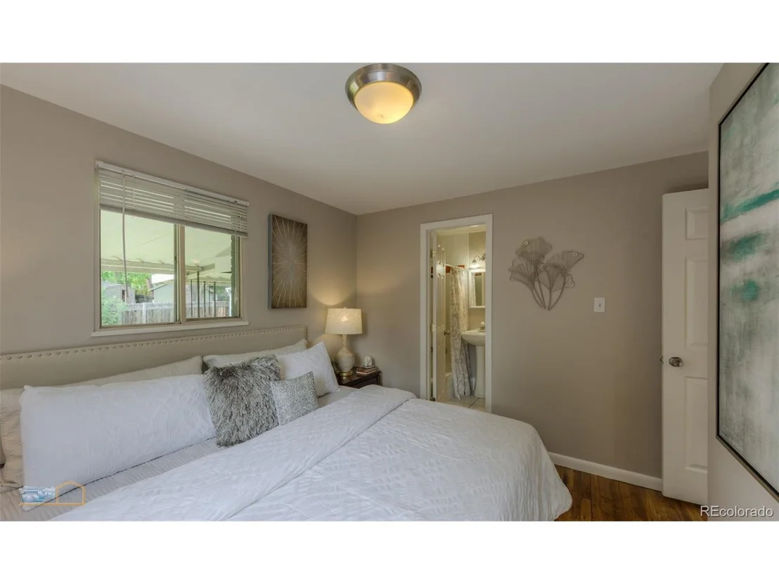 Photo of 3250 Euclid Ave