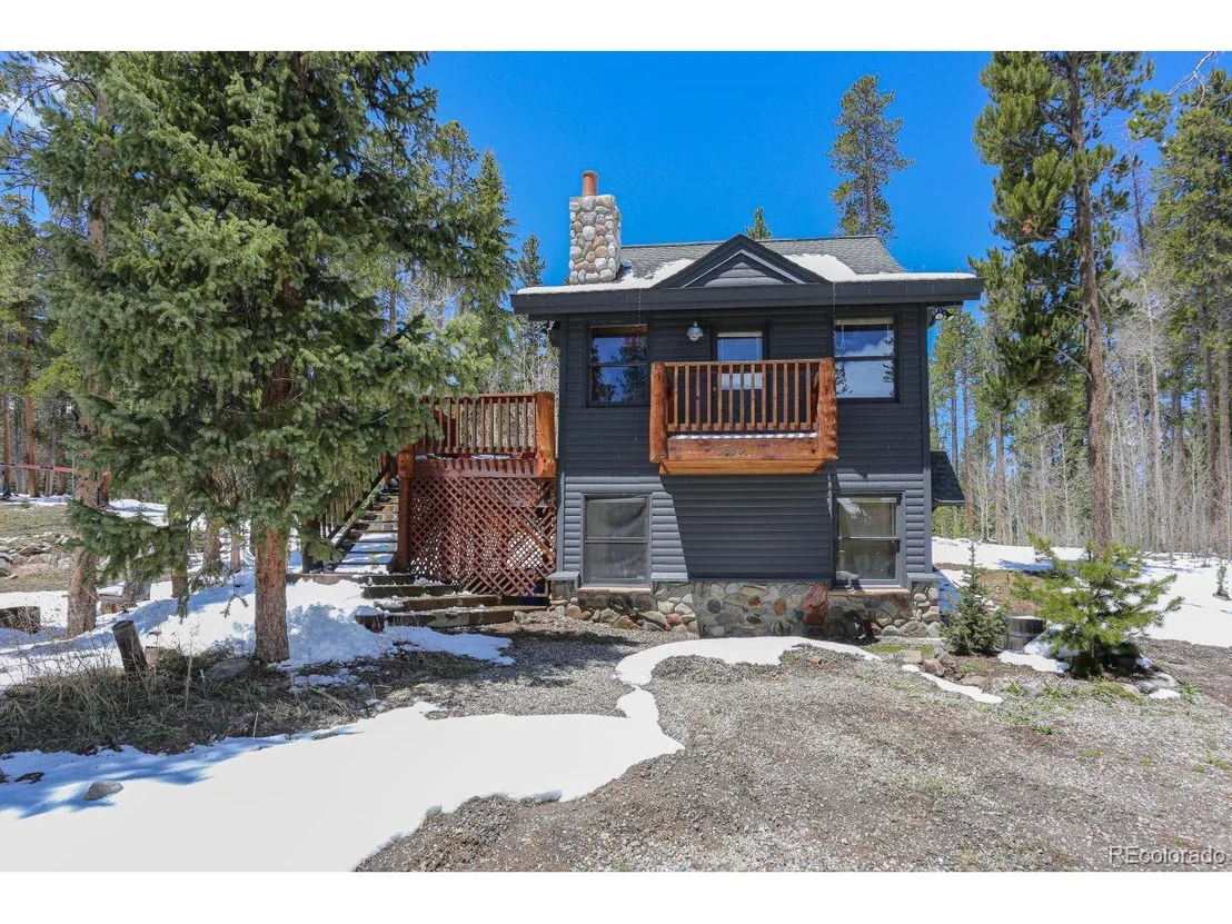 Photo of 390 Crown Dr