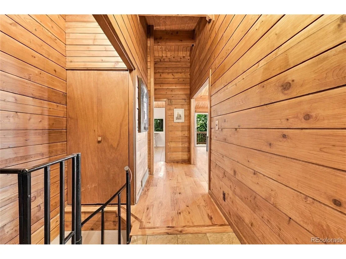 Photo of 889 Lodgepole Dr