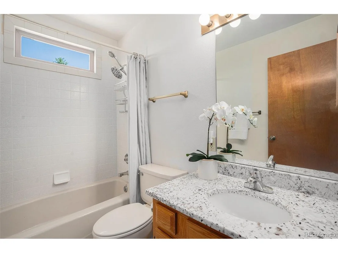 Photo of 2585 Mohawk Way
