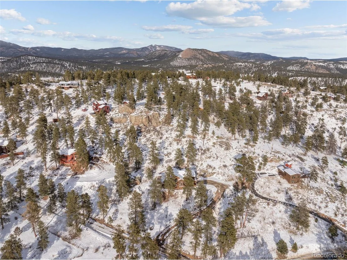 Photo of 377 Deer Trail Dr