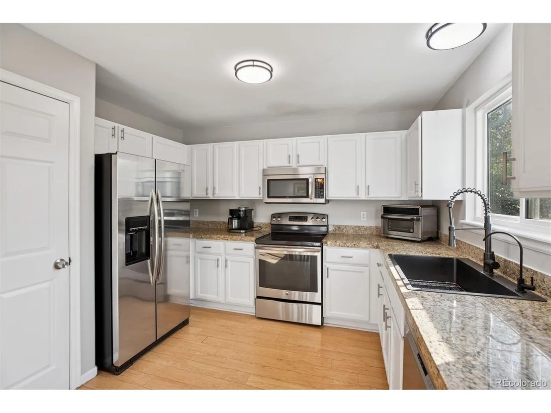 Photo of 104 Willowick Cir