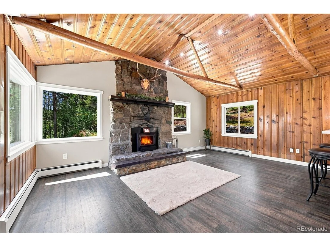 Photo of 356 Gold Rd