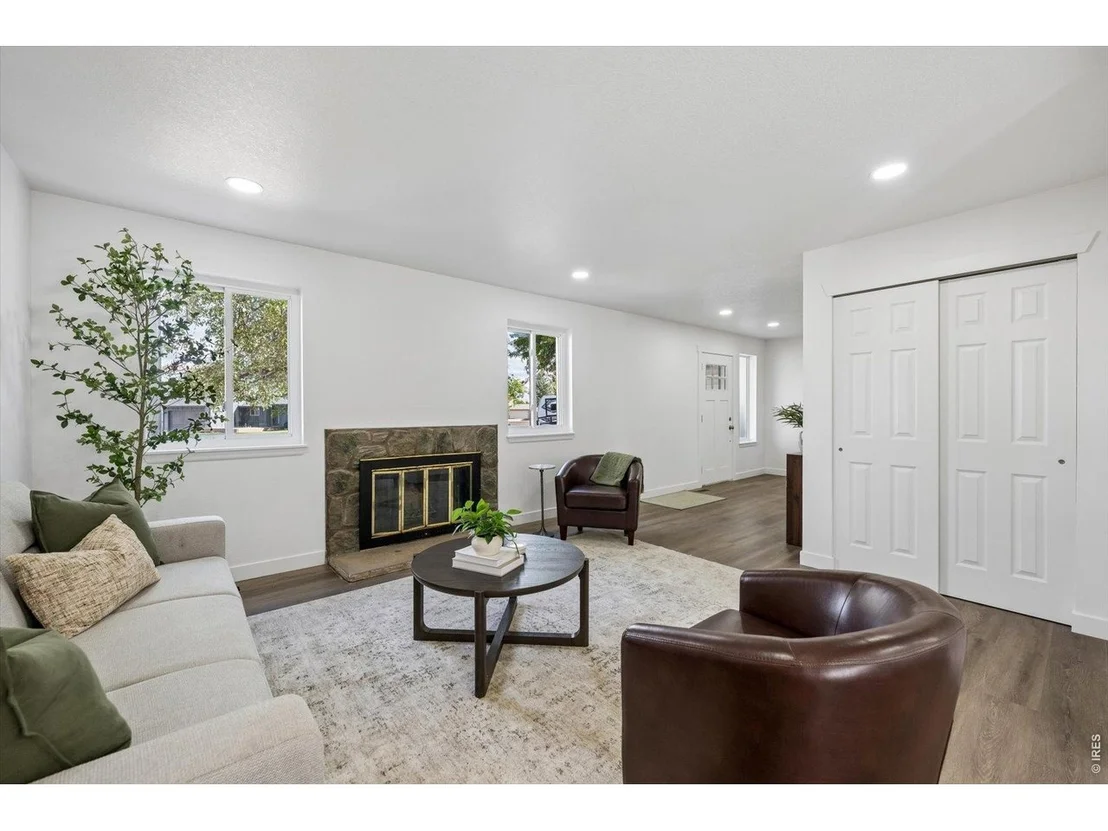 Photo of 2731 W 134th Cir