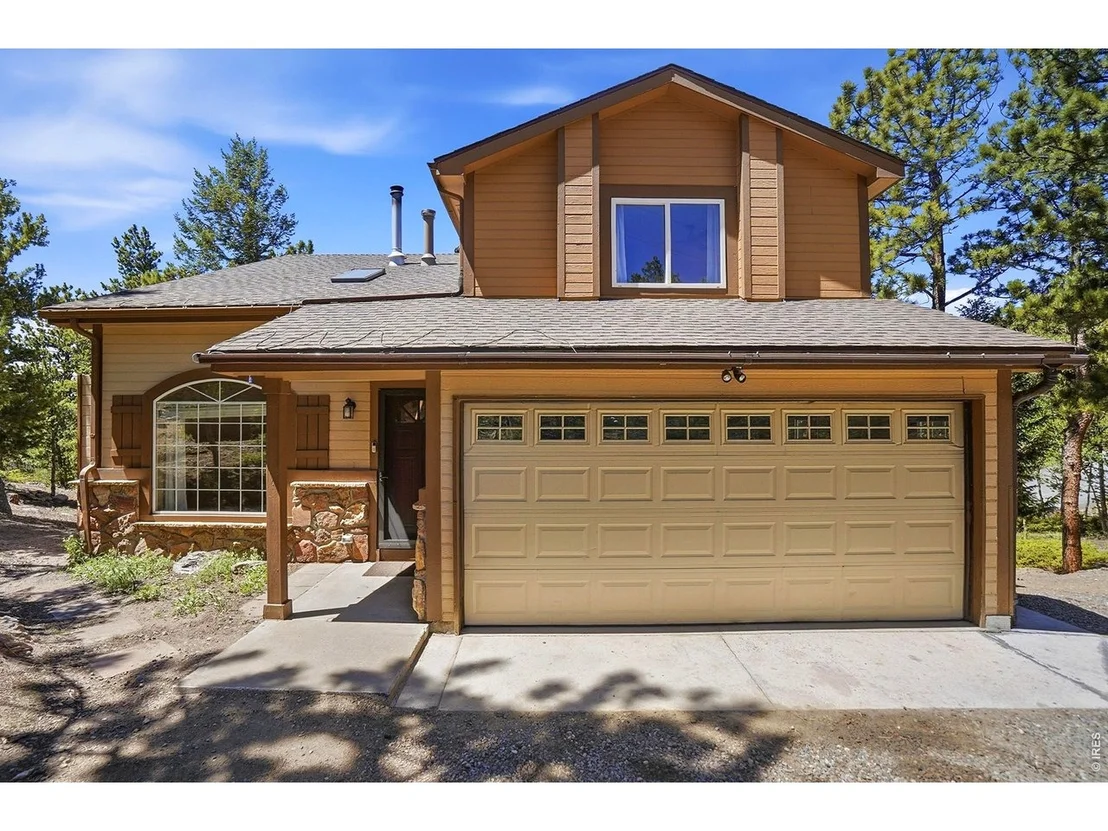 Photo of 212 Elk Pl