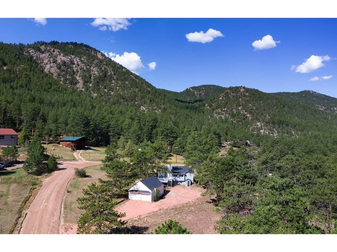 Photo of 465 Deer Ln