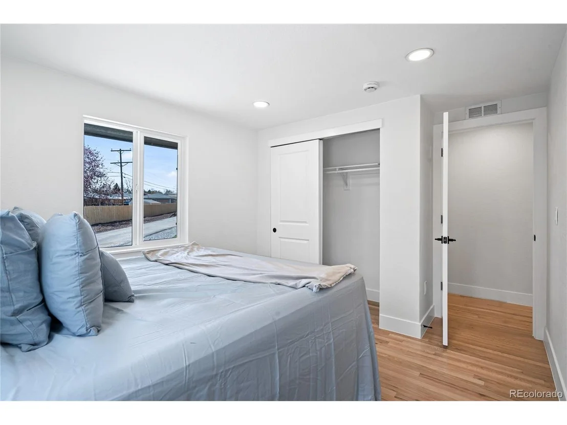 Photo of 6766 Zenobia Loop
