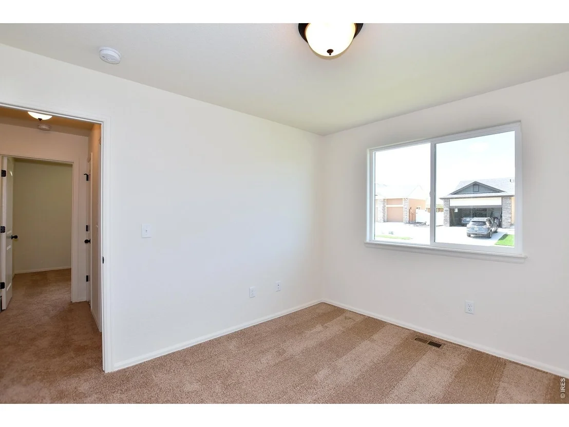 Photo of 528 86th Ave