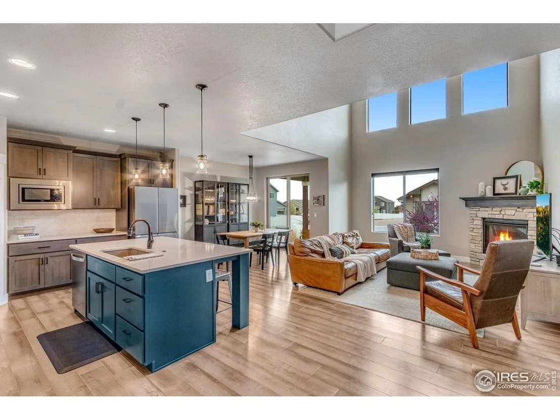 Photo of 6093 Carmon Dr